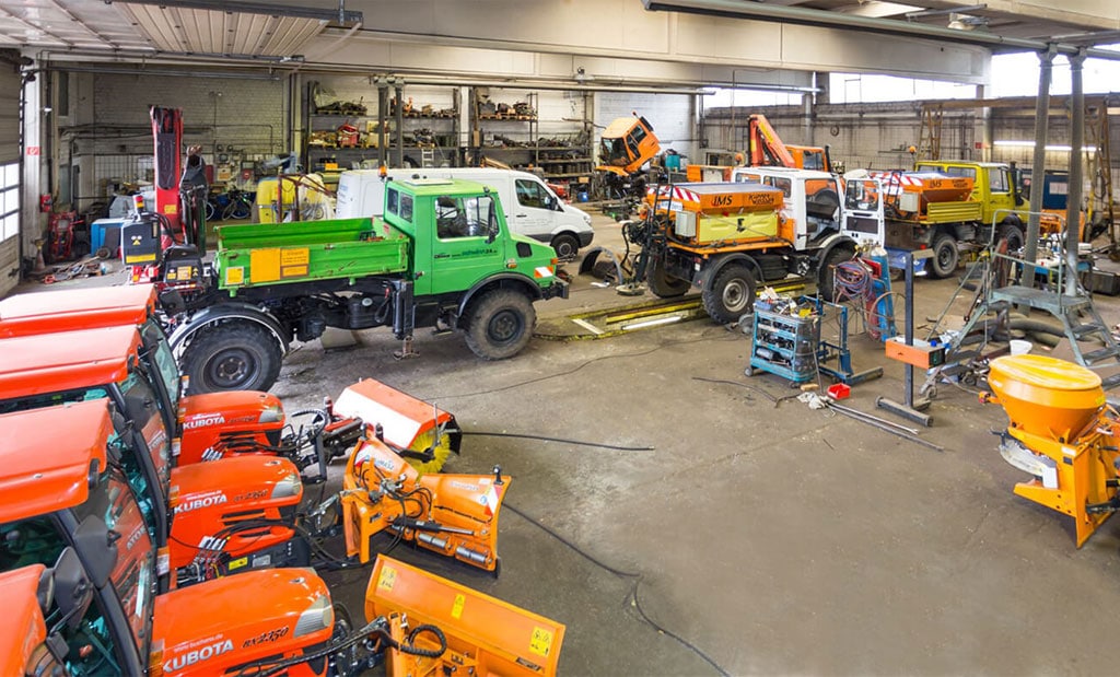 Blick in die Unimog Werkstatt